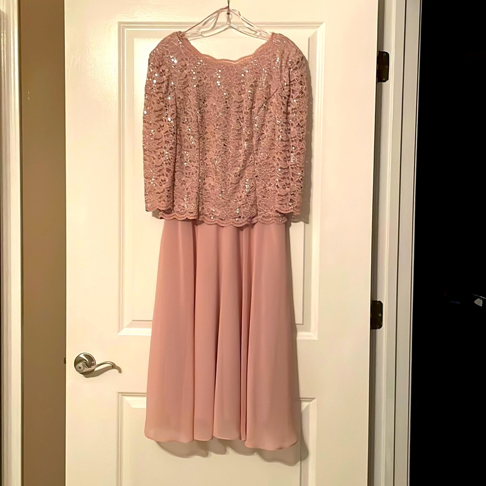 Alex Evenings Tea Length Mock Dress with Sequin Detail mauve/rose Women's sz 10